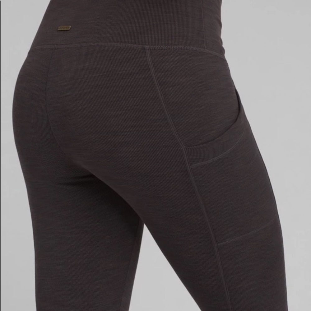 Gray PrAna workout leggings with pockets